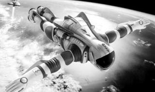 太空跳伞第一人 太空跳伞第一人